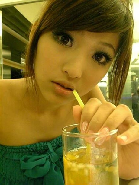 girl eats dead animal then brushes teeth